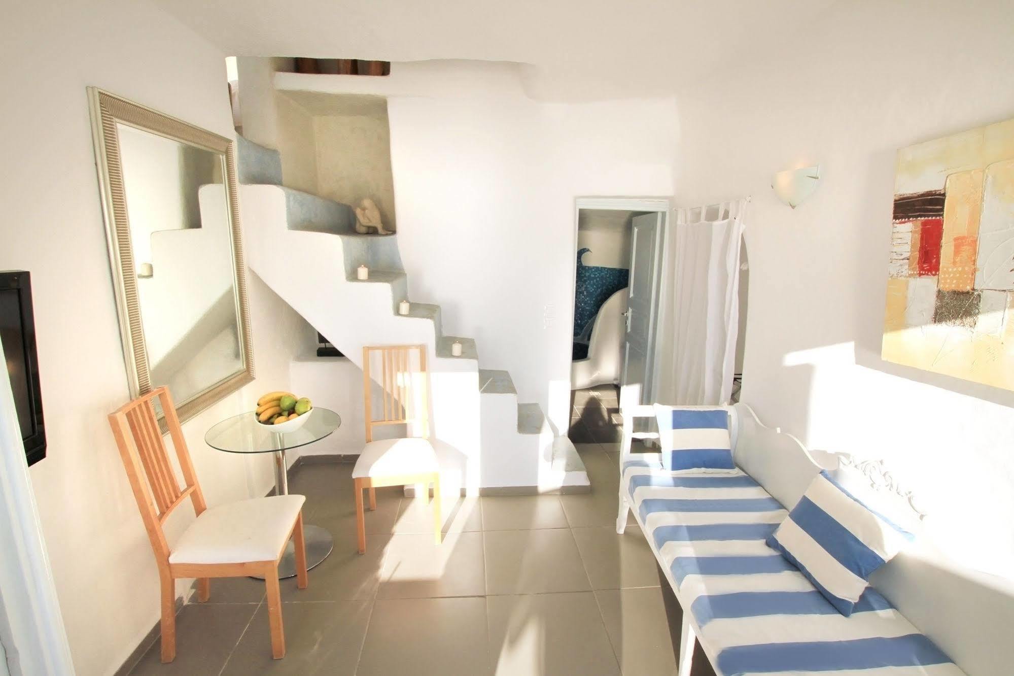Finesse Suites Oia  Exterior photo